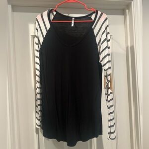 Striped Black and White Women's Top-size: M/L